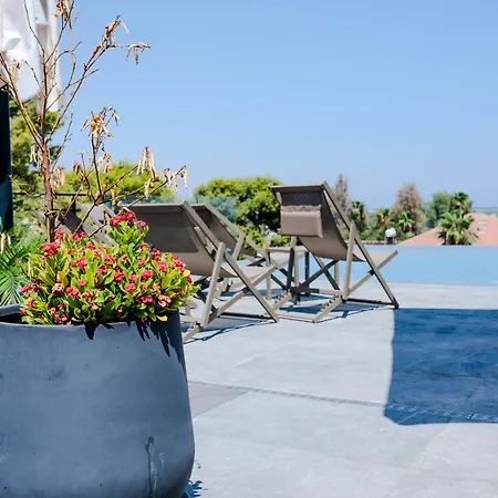 Luxurious 2-bedroom With Panoramic Sea Views In Famagusta *
