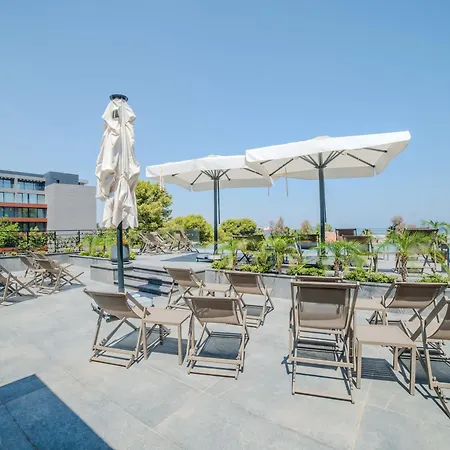 Luxurious 2-bedroom With Panoramic Sea Views In Famagusta *