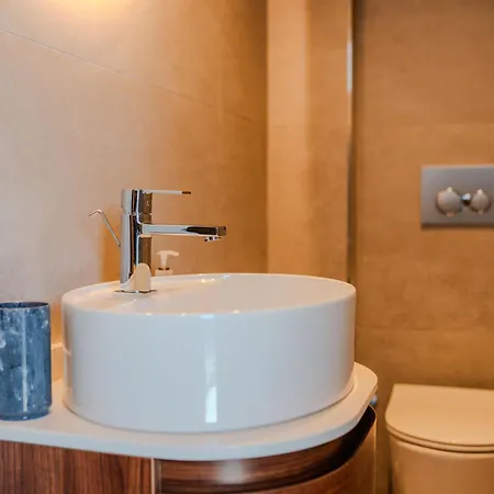 Apartment Luxurious 2-bedroom With Panoramic Sea Views In Famagusta *