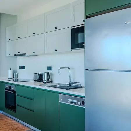 Luxurious 2-bedroom With Panoramic Sea Views In Famagusta *