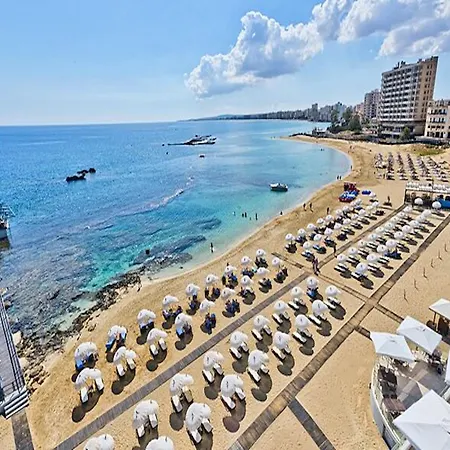 Luxurious 2-bedroom With Panoramic Sea Views In Famagusta *